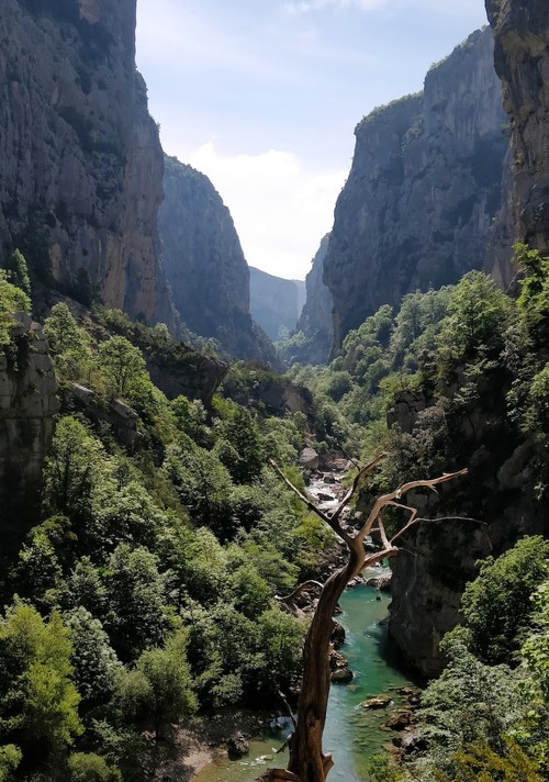 Stunning views into the gorge