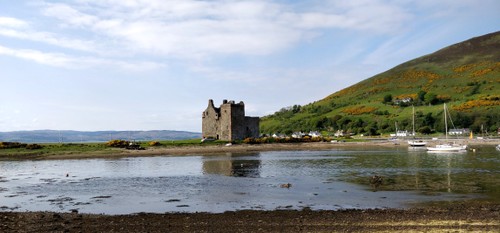 Castle ruins in Lochranza