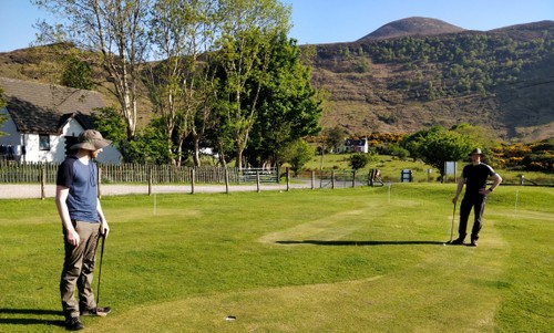 Relaxing with some golf at Lochranza campsite